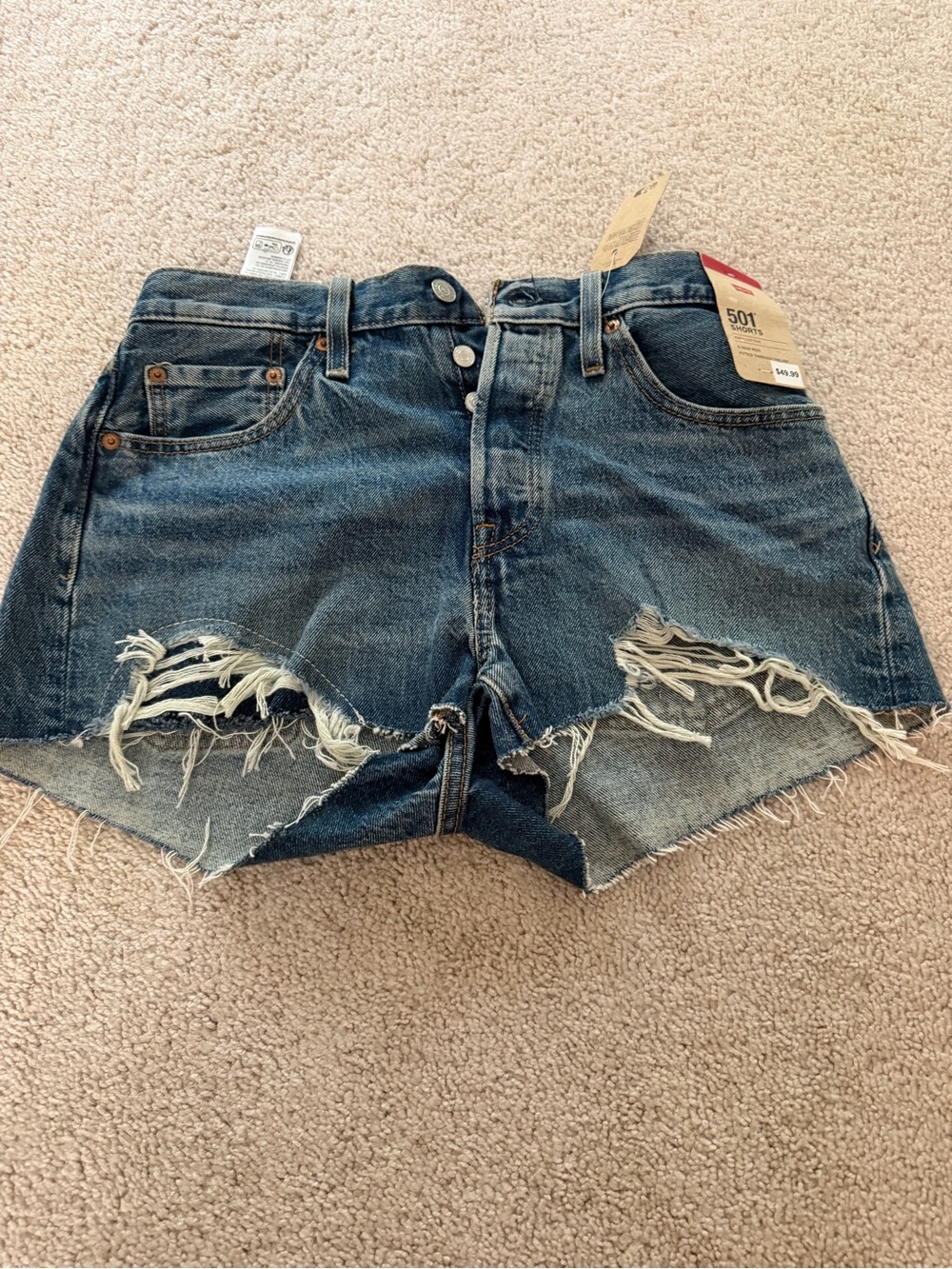 Levi’s 501 shorts size 28